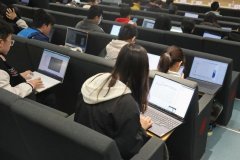 同窗们深切进修华